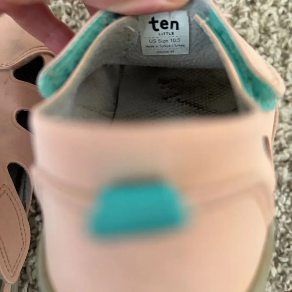 Size 10.5 / Toddler Girl Ten Little Sandals